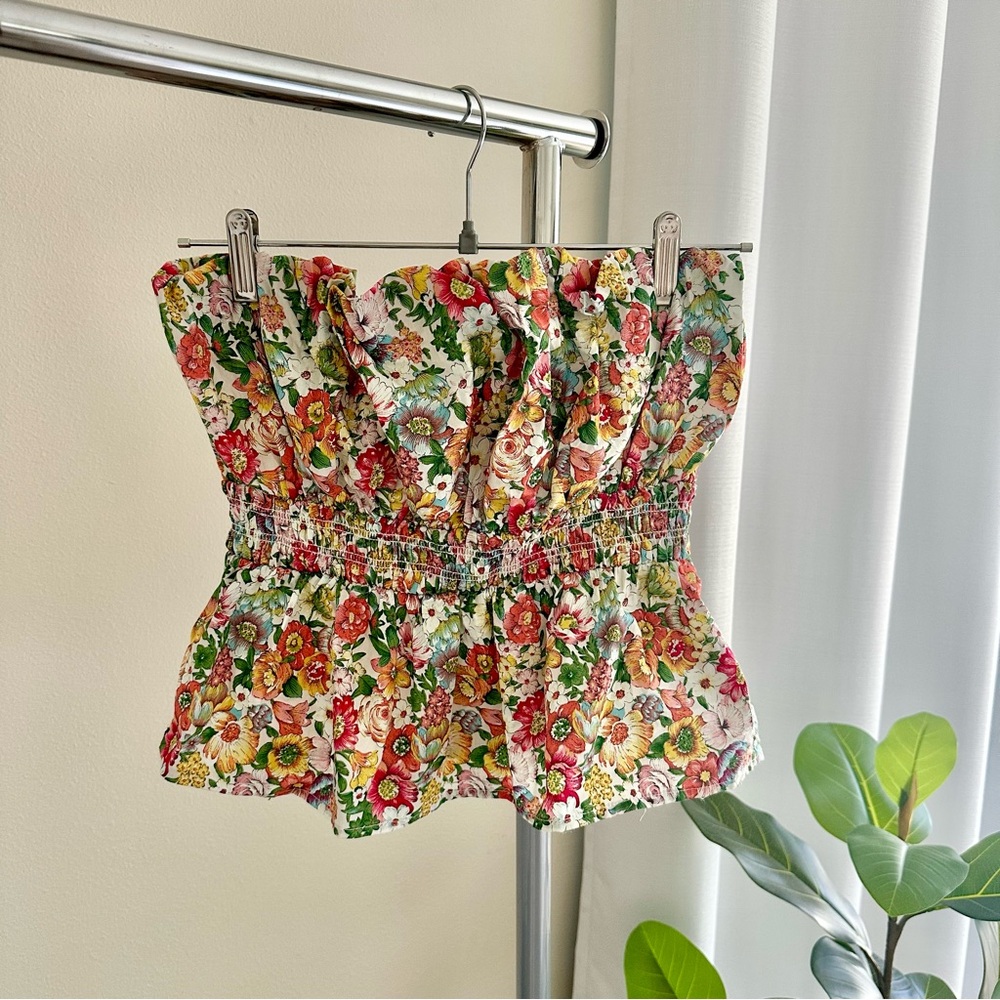 | vici • floral bubble cropped peplum strapless top • medium |